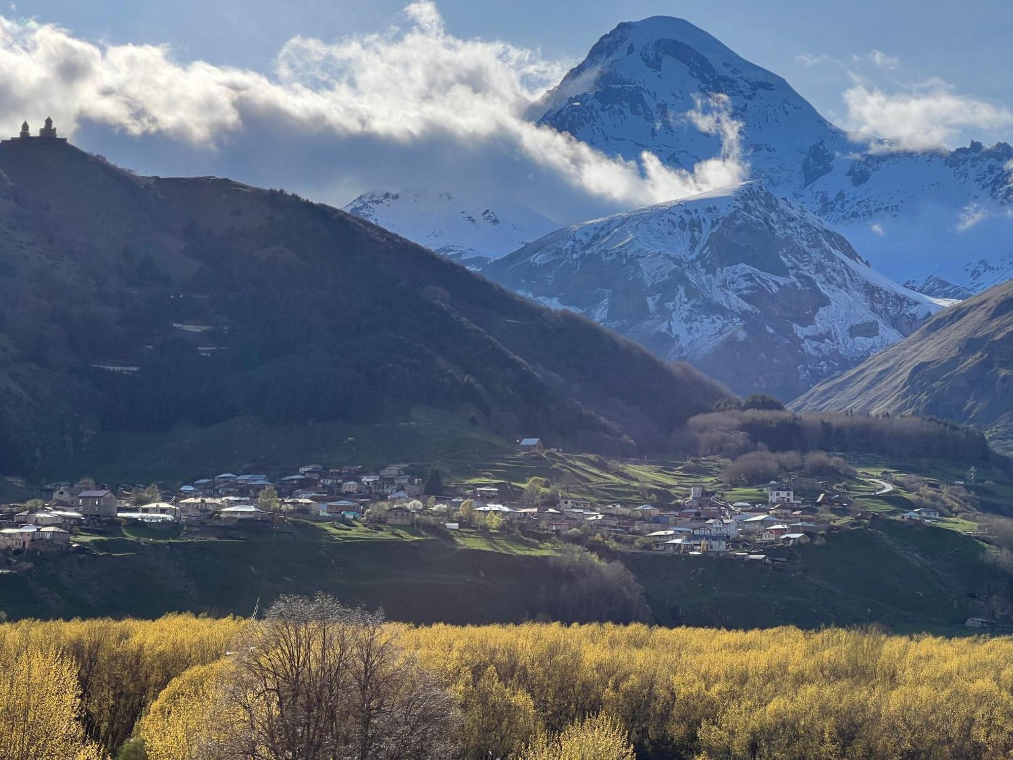 Hotel Old District à Kazbegi Extérieur photo